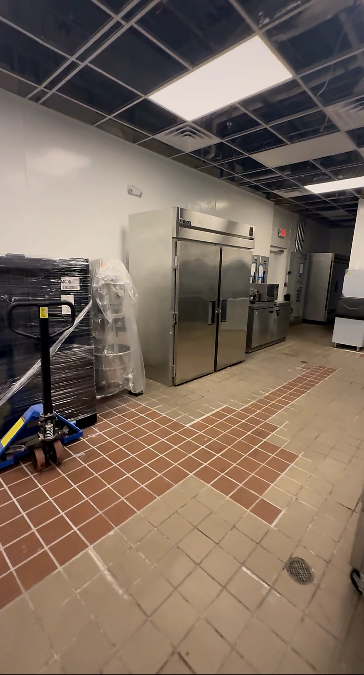Reach-in cold storage room — College Park