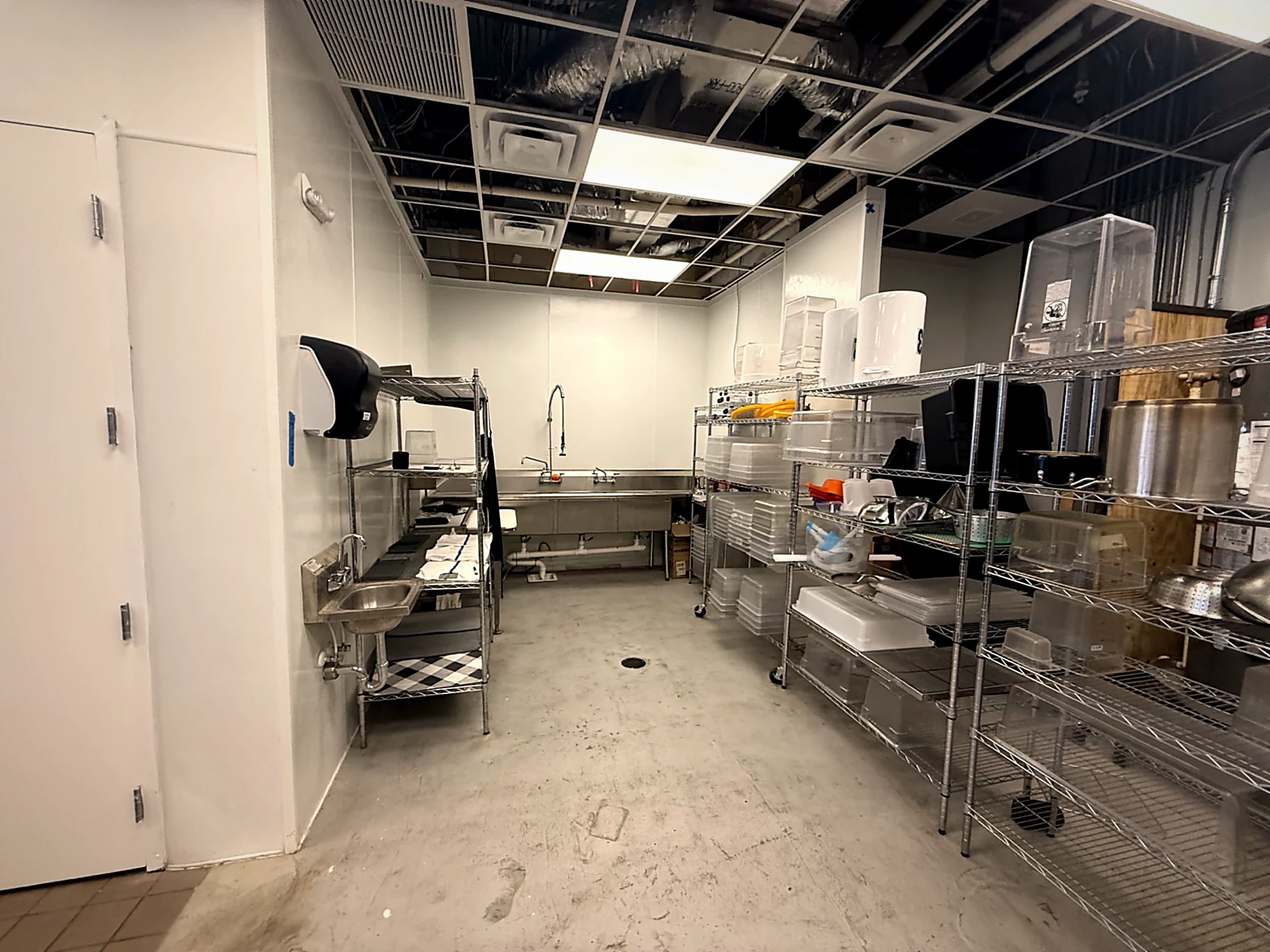 Prep and wash room — College Park